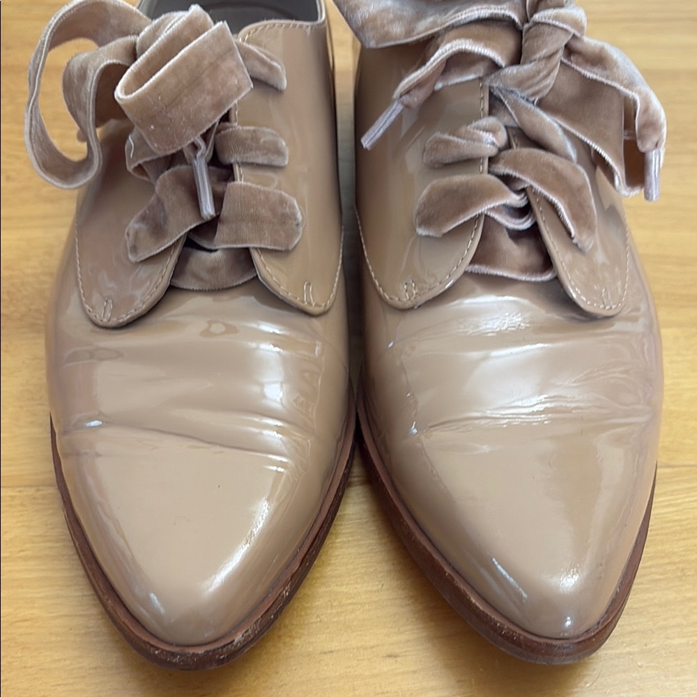Louise Et Cie Women's Nude Patent Leather Oxfords "Adwin" Flats Size 9M/39 VGUC - Picture 7 of 14